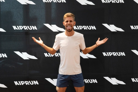 10,000メートル優勝！フランス代表 ジミー・グレシエ　 KIPRUN特別イベントで日本のランナーと深く交流