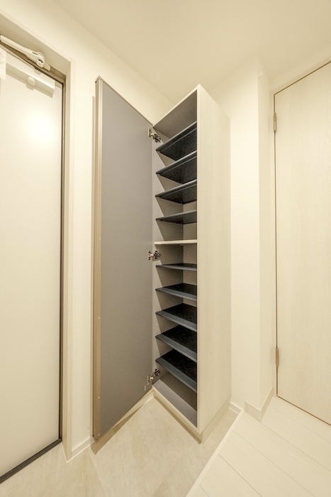 玄関整理に長けた大きなシューズボックス