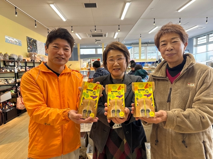 館長小林さん(左)、アクト杉浦さん(真ん中)