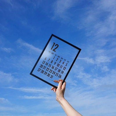 透明素材を活かした「文字だけが浮かぶカレンダー」9/1発売 　再生材100％使用　環境に配慮したもの選びを日常に