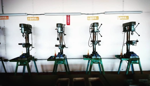 ものづくりの意思疎通を支える共通語 ”図面・製図” を学ぼう。＜機械CAD製図科＞