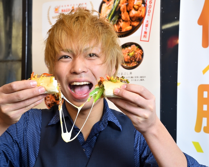 チーズが伸びるドッグ　代表岩月