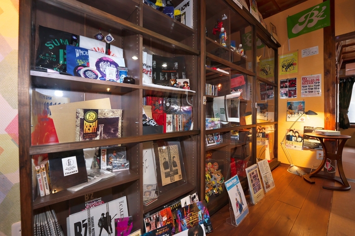 福田屋小路に、誘客を目指す観光スポット『178津山ファンクラブルーム』を整備。ホテルとして宿泊も可能です。(リストワールホテル津山)　※津山市は稲葉浩志さんの出身地です。(1)