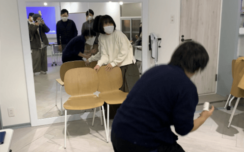 不安の感情×不安の感情 即興演劇の様子