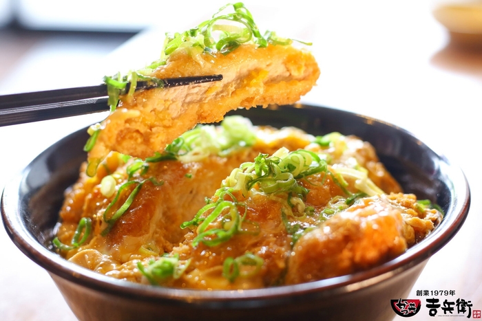 名物 玉子とじかつ丼!