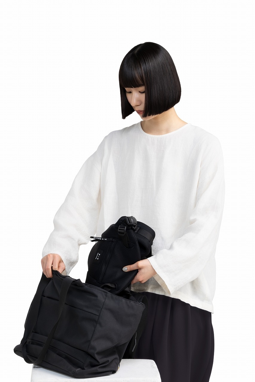 総重量が約565gと軽くて持ち運びに便利です。