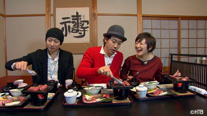 おにぎりあたためますか 岡山の旅 Blu-ray(左から戸次重幸、大泉洋、佐藤麻美) ©HTB