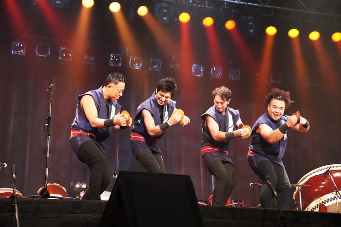 思わず笑ってしまうようなユーモアのあるパフォーマンスで評判の ひむかし による チャッパ遊び