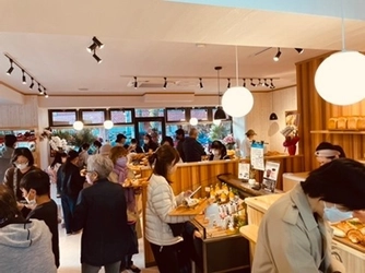 関東初出店！九州の「100 Premium Bakery SUMOMO」 100種類の120円パン　11月30日(火) 横浜市にオープン　 ～フードロス削減自動販売機も設置～