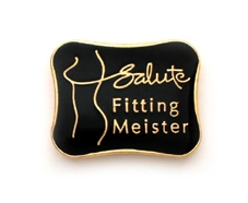 PINS FACTORY（ピンズファクトリー）ピンズ実例紹介株式会社ワコール　様　「サルート フィッティング・マイスター・ピンバッヂ」