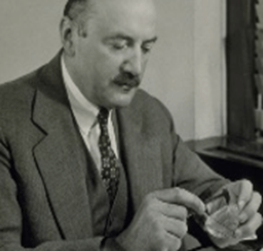 ラザール・キャプランTOP