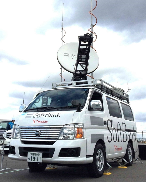 移動基地局車(ソフトバンク株式会社)