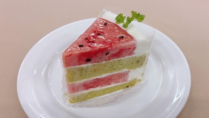 近⼤ICTスイカのショートケーキ