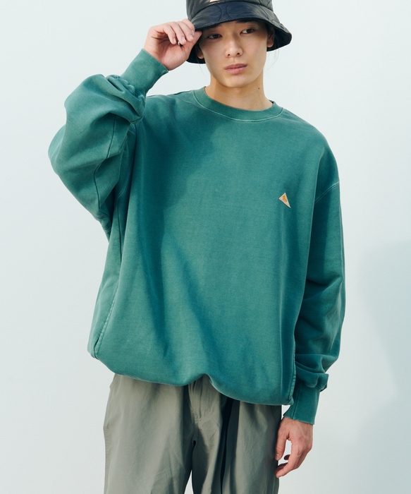 ワンポイントロゴクルーネックスウェット/8,800円(税込)