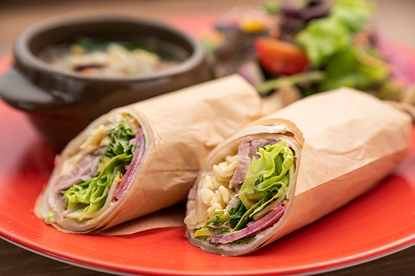 野菜をたべるためのラップサンド580円~