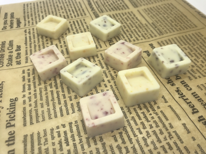 キャラメリゼ(ストロベリーキャラメリゼ、オレンジピールクランチ、ローストシュガーチップ)/チョコレート