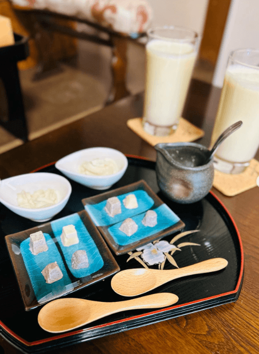 来店客に試食でデータ収集