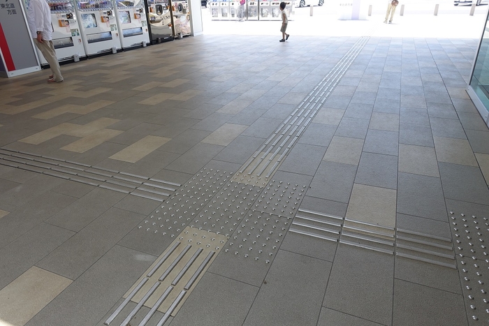 【点鋲・線鋲施工画像2】