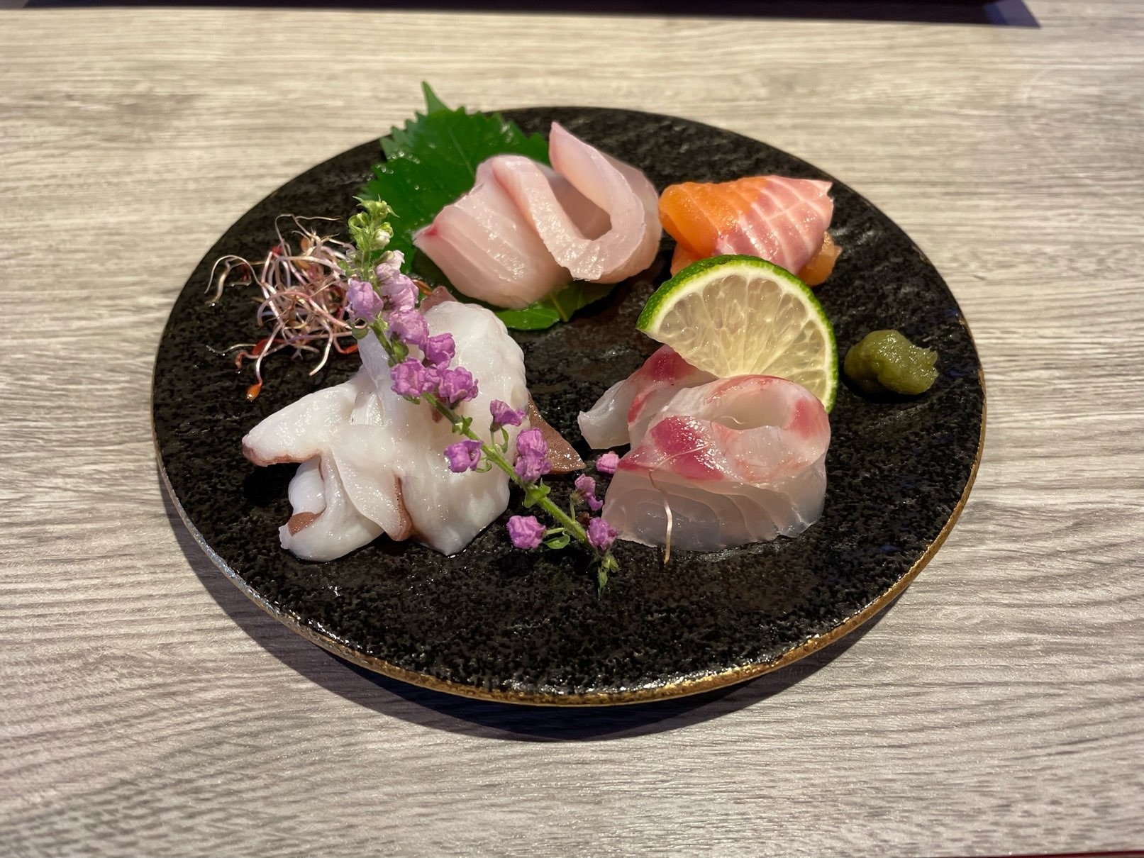 刺身盛り合わせ