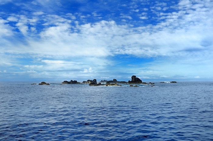 図3.ベヨネース列岩（栗岩 薫氏撮影）