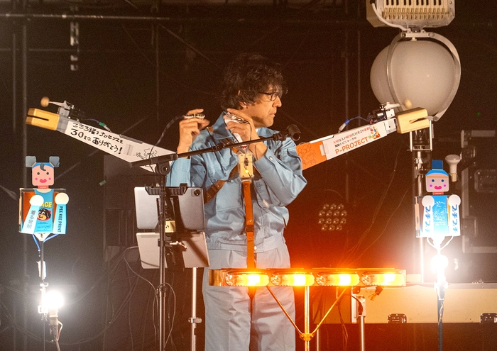 明和電機★UMEツアー 大阪公演の様子