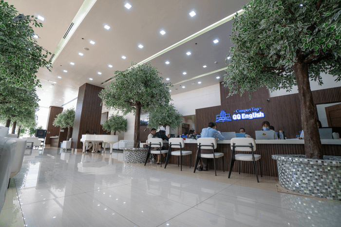 ビーチフロント校のロビー