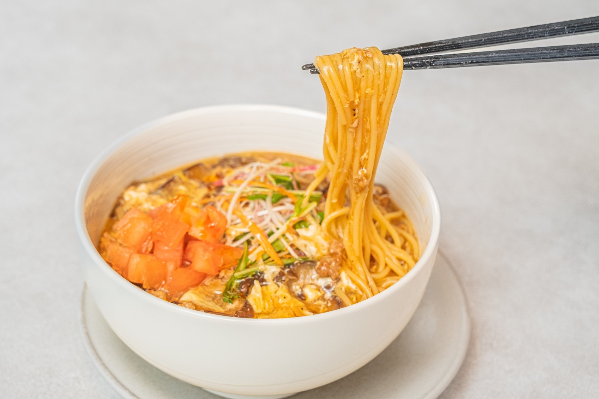 トマトとゼンブヌードルの酸辣湯麺(スーラータンメン)