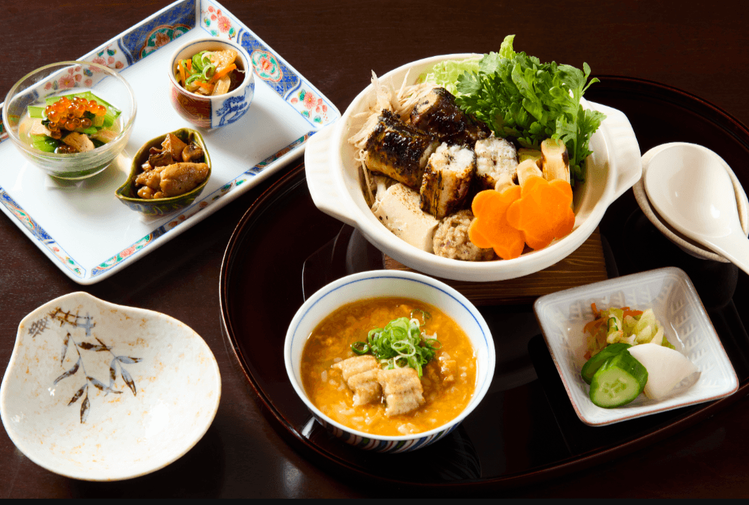 うなぎ鍋と酒のアテセット