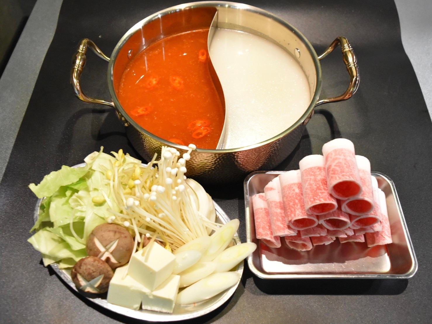 日本初!チャドルバギで作るチャードルズ流チャドル火鍋しゃぶしゃぶ