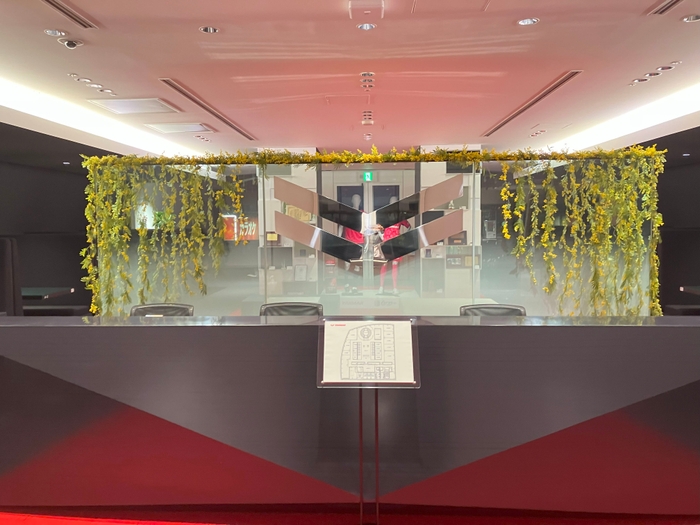 総合受付 ガーランド装飾 正面