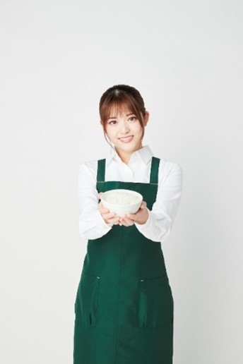 【特設WEBサイト上の松村さんの写真と直筆メッセージ】 1
