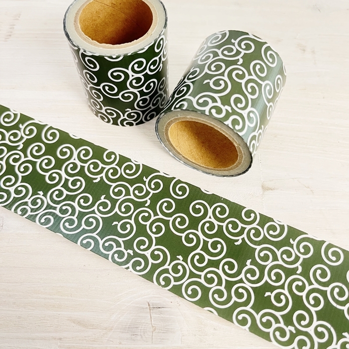 新柄の1つ、唐草模様480円(税抜き)