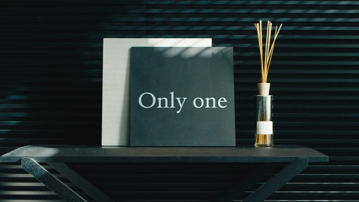 歌詞が映し出されるCanvas型スピーカーCotodama