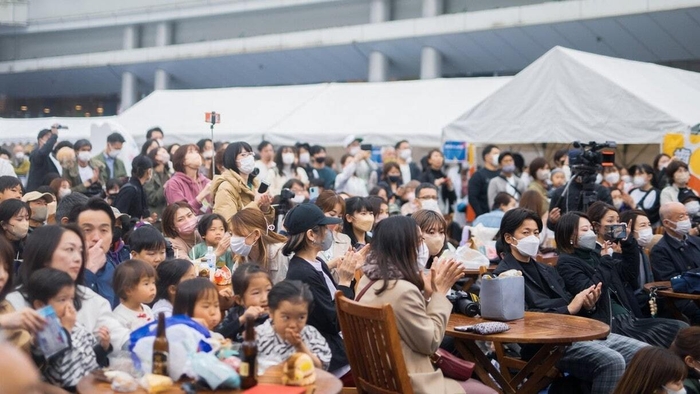 会場全体で「いただきます!」と唱和するプログラムを予定 ※過去開催の様子