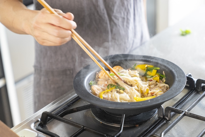 調理からそのまま食卓へ。料理が楽しくなる、使いやすいかたち。