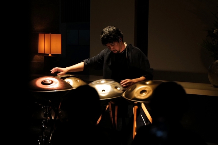 昨年の様子(ハンドパン奏者/峯モトタカオ)