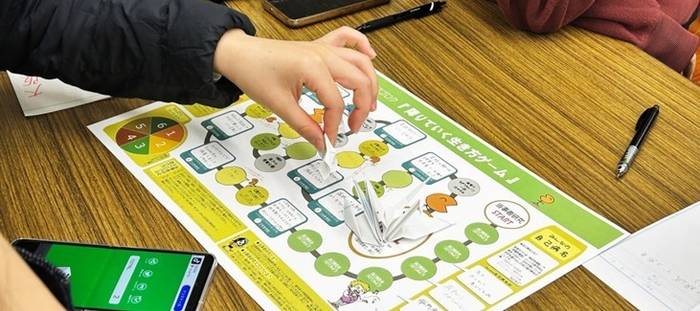 令和6年(2024年)に実施した講義での遊び体験の様子