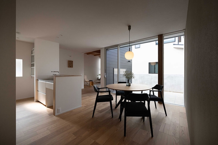 ダイニングキッチン(昼)