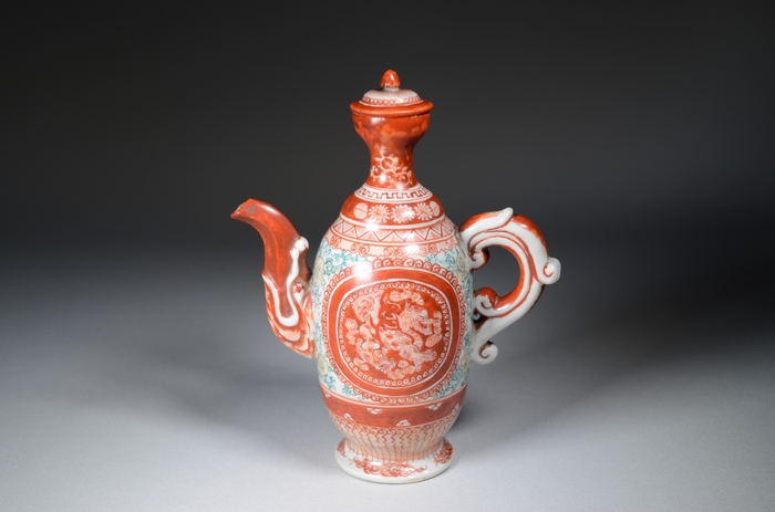 (5)宮本屋窯≪革図水注≫江戸時代後期(19世紀) 個人蔵