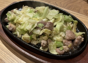東京都神田錦町「錦町食堂このじ魚金」が12月から営業再開！ お酒もご飯も進む博多のソウルフード“鉄板豚焼肉”が登場
