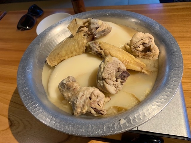 徳島の「熟成阿波尾鶏」がたっぷり!