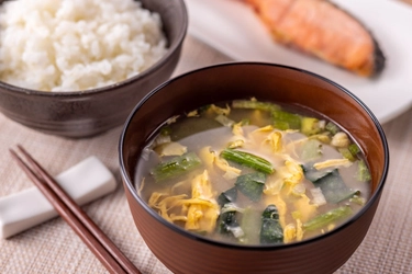 日本初※※のブランド卵「ヨード卵・光」を贅沢に使用！ コク3.5倍※のたまごヨード卵・光の「かきたま入りお味噌汁」 3月1日新発売！