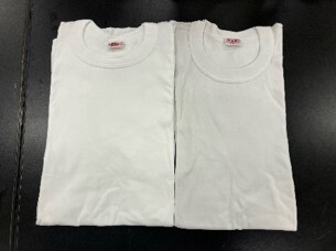 白Tシャツ画像 左:新品白Tシャツ 右:8割以上(※4)の人が新しく買い替えるレベルと答えた黒ずみTシャツ