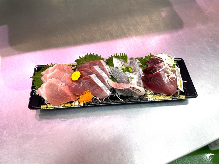 BEERGARDEN　おまかせ生魚使用盛り合わせ(前橋赤城鮮魚センター)