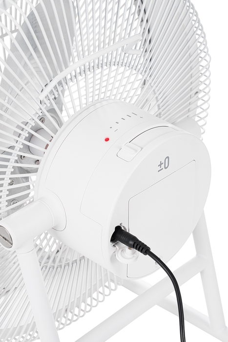 バッテリー充電は約3時間30分