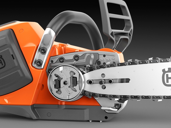 世界初クラッチ搭載のバッテリーチェンソー