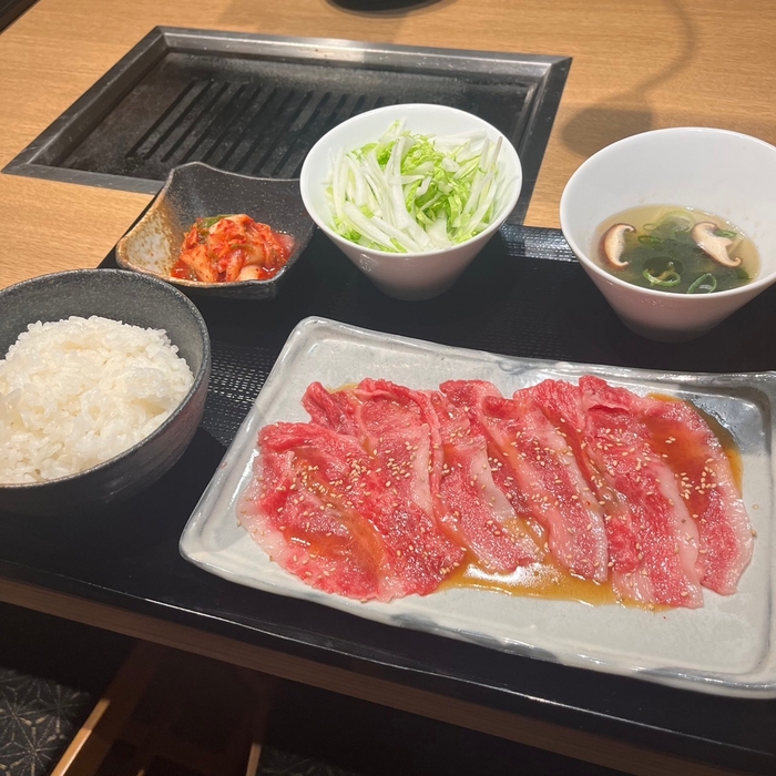 薄切りカルビ定食 1,098円(税込)