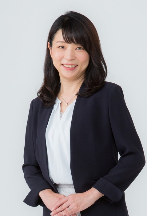 著者:井口麻里子
