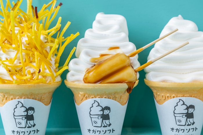 はりはりおいもケンピソフト 500円(左端)/ミニみたらしだんごソフト 450円(中央)/ オガワソフトミルク 420円(右端)