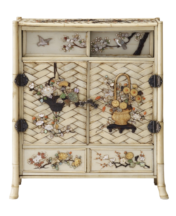 Photo.09 芝山細工　花籠図小箪笥 明治時代